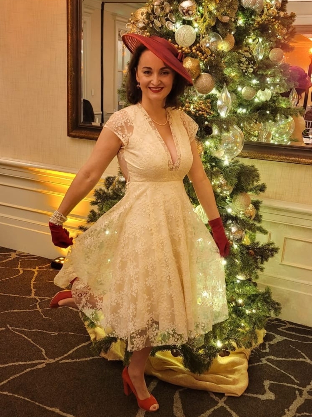 SAU Ivory Lace Backless Dress
